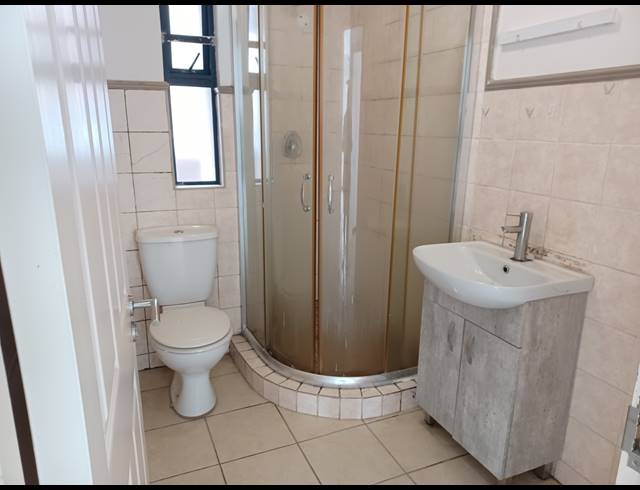 2 BEDROOM APARTMENT RENTED IN ESSENWOOD